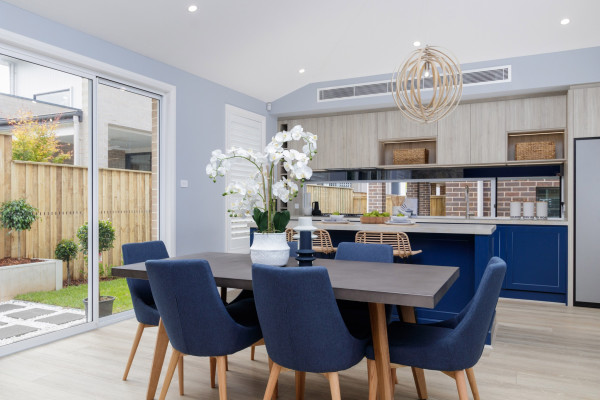 The beautiful single story Isla by csb_homes can fit on a 12m wide block, it has four bedrooms, two bathrooms, double garage and a bonus attic which can be customised to add an additional bedroom or home office. Visit at Leppington Living 📍 5 & 7 Twilight Street, Leppington
.
.
.
newbuild newconstruction newhome qualityhomes dreamhome homedesign housedesign builders sydneybuilder homebuilder homeinspo realestate displayhomes knockdownrebuild houseandlandpackages leppingtonliving leppington